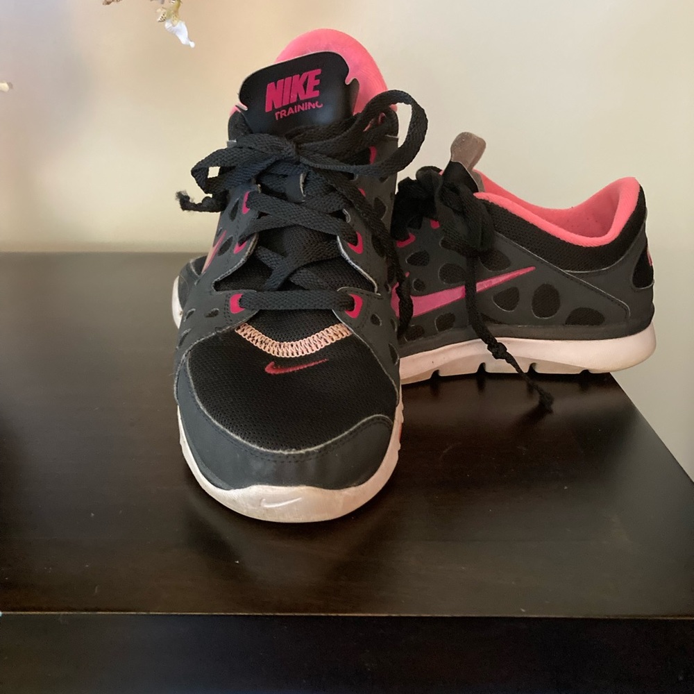 Nike training shoes black and pink